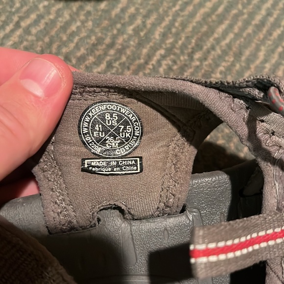 Keen Sandals Sz. 8.5 - Picture 2 of 4